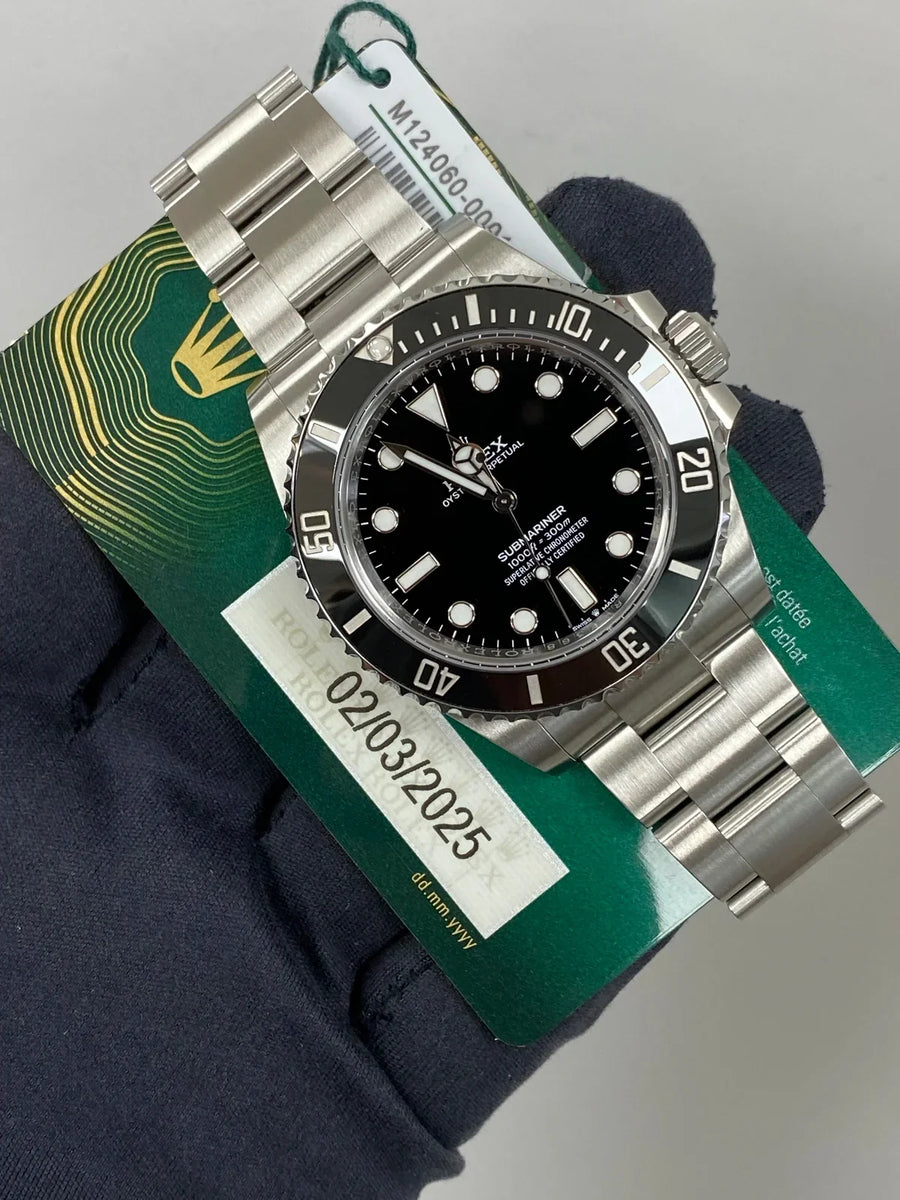 Rolex Submariner Date vs No Date: Which One Should You Choose?