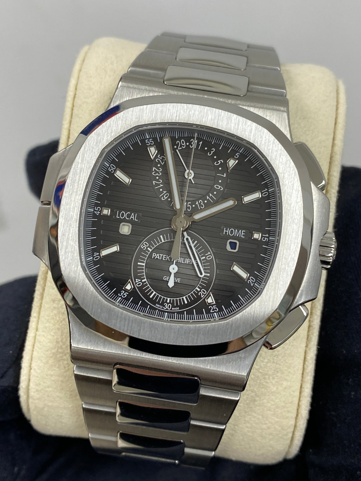 Patek Philippe Nautilus 5990/1A-001 Complete 2020 SOLD