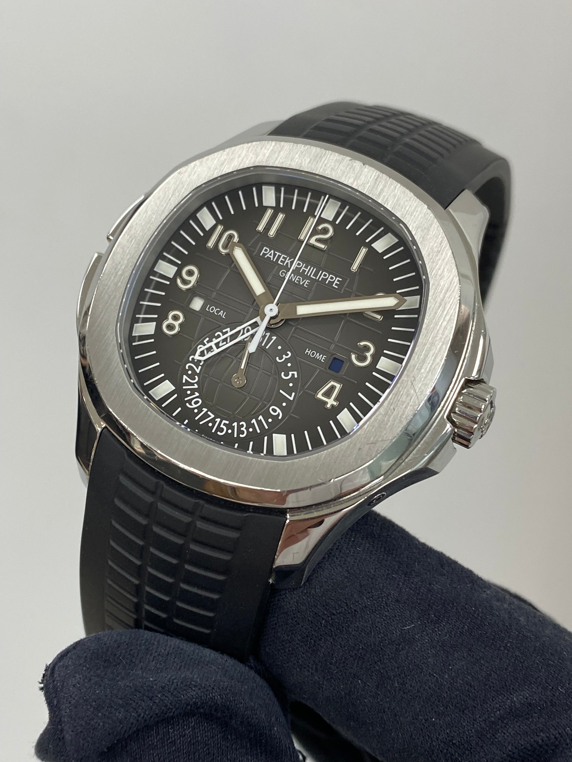 Patek Philippe Aquanaut Travel Time 5164A-001 Papers 2015