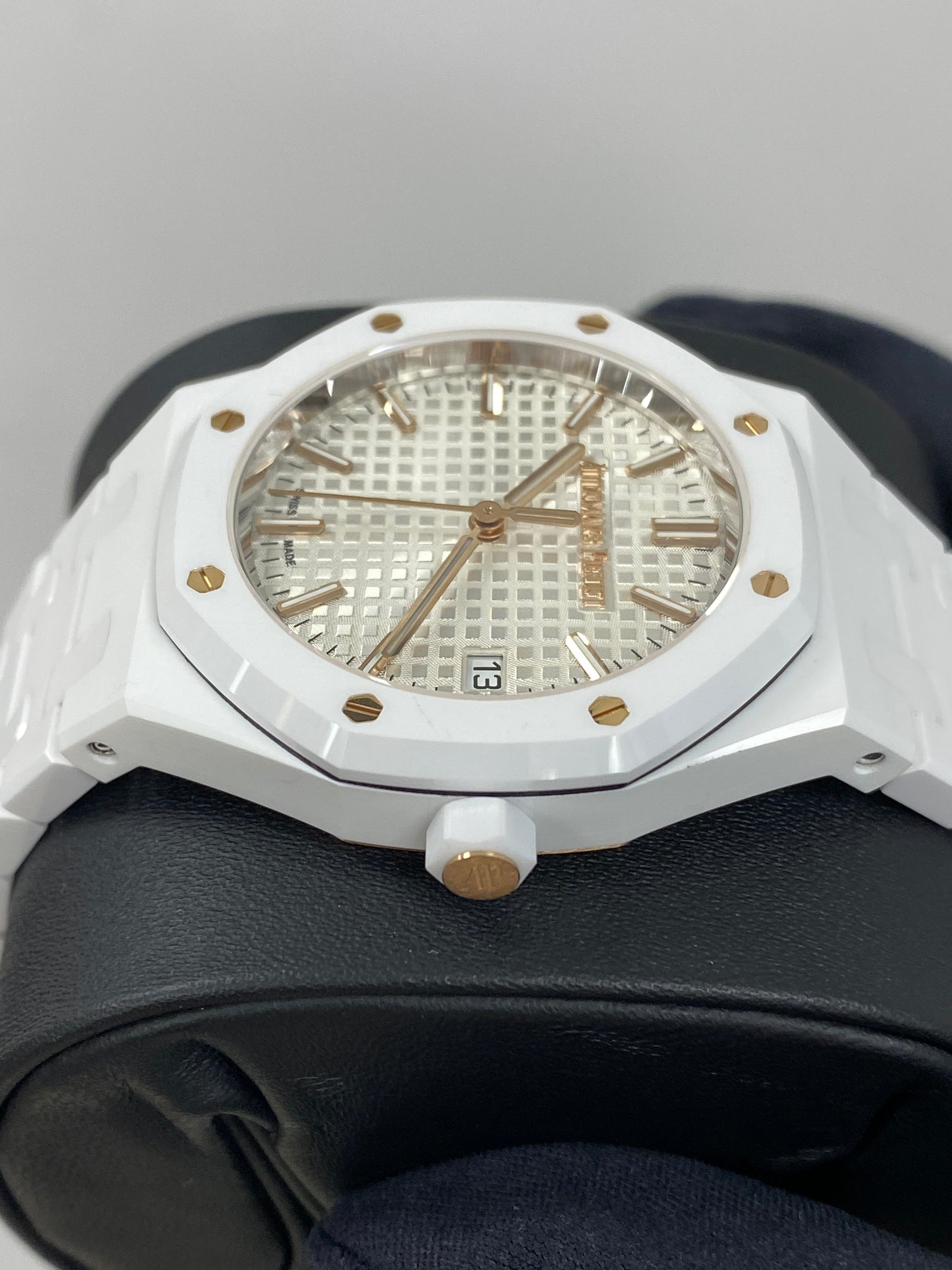 Audemars Piguet Royal Oak 77350CB.OO.1266CB.01 Complete 2024