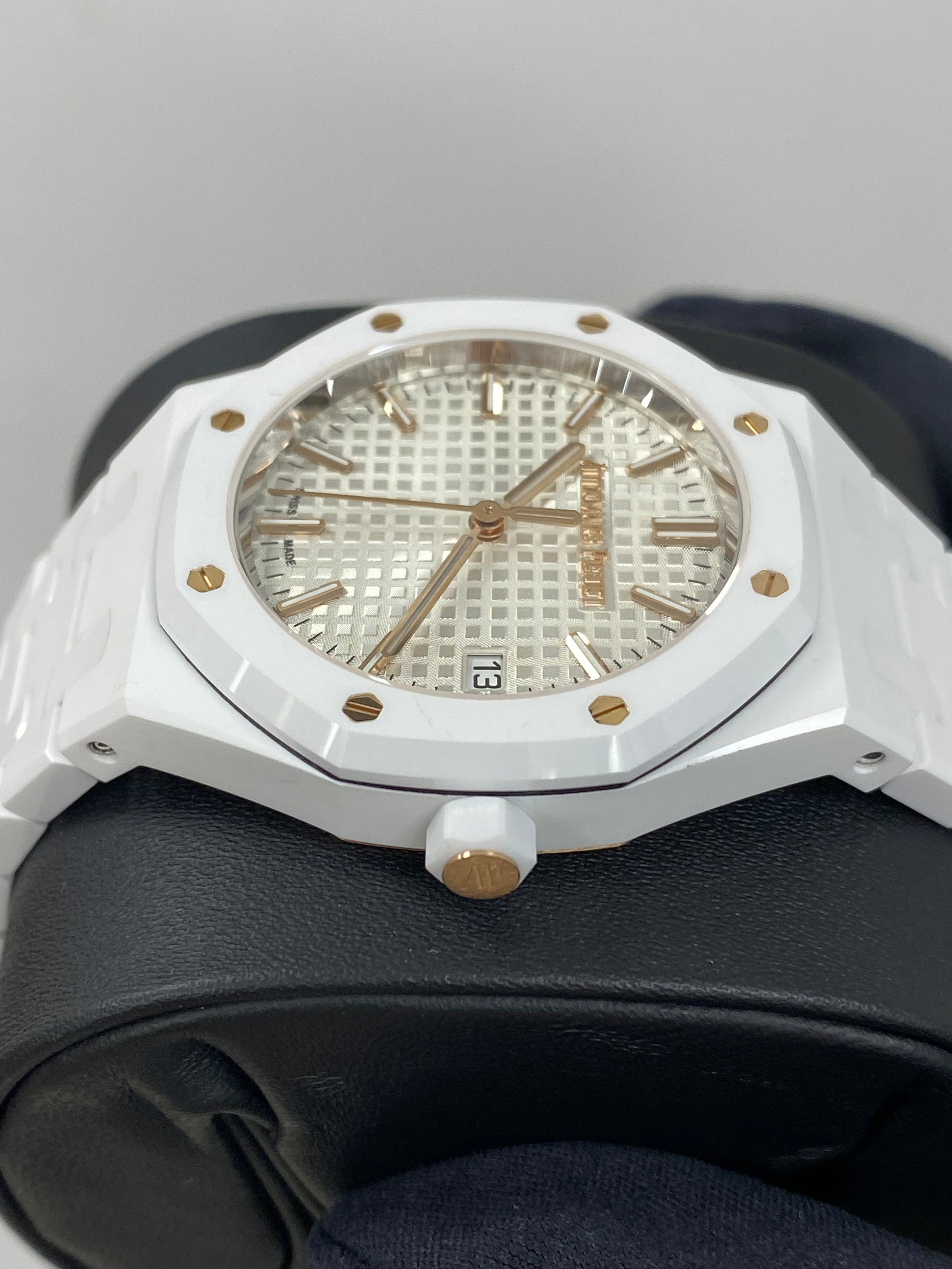 Audemars Piguet Royal Oak 77350CB.OO.1266CB.01 Complete 2024
