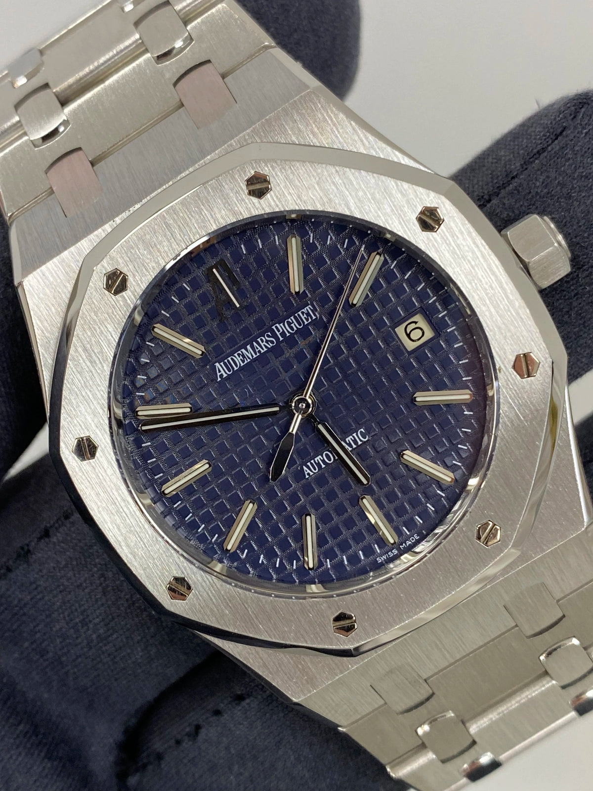 Audemars Piguet Royal Oak Selfwinding 15300ST.OO.1220ST.02 Complete 2010 SOLD