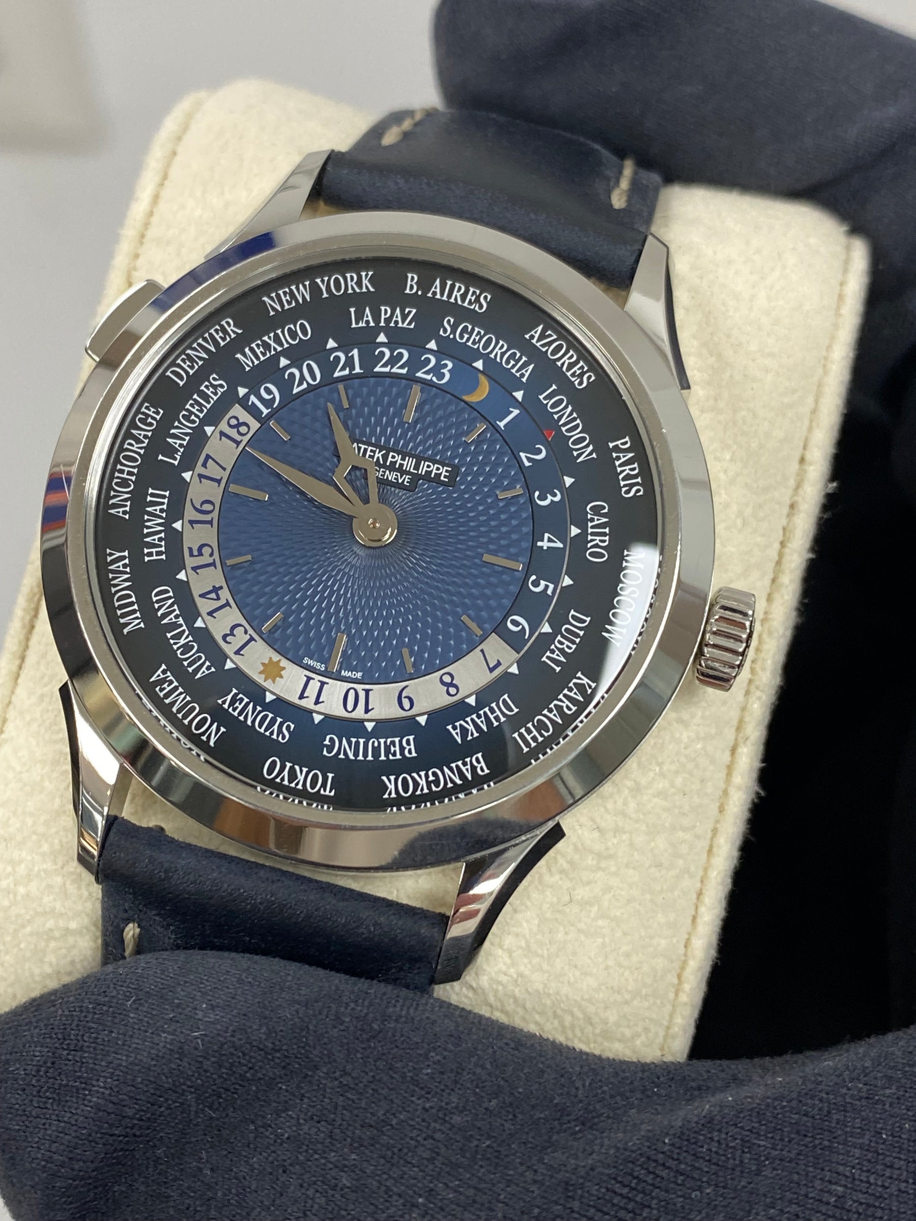Patek Philippe Complications - World Time 5230P-001 Complete 2023