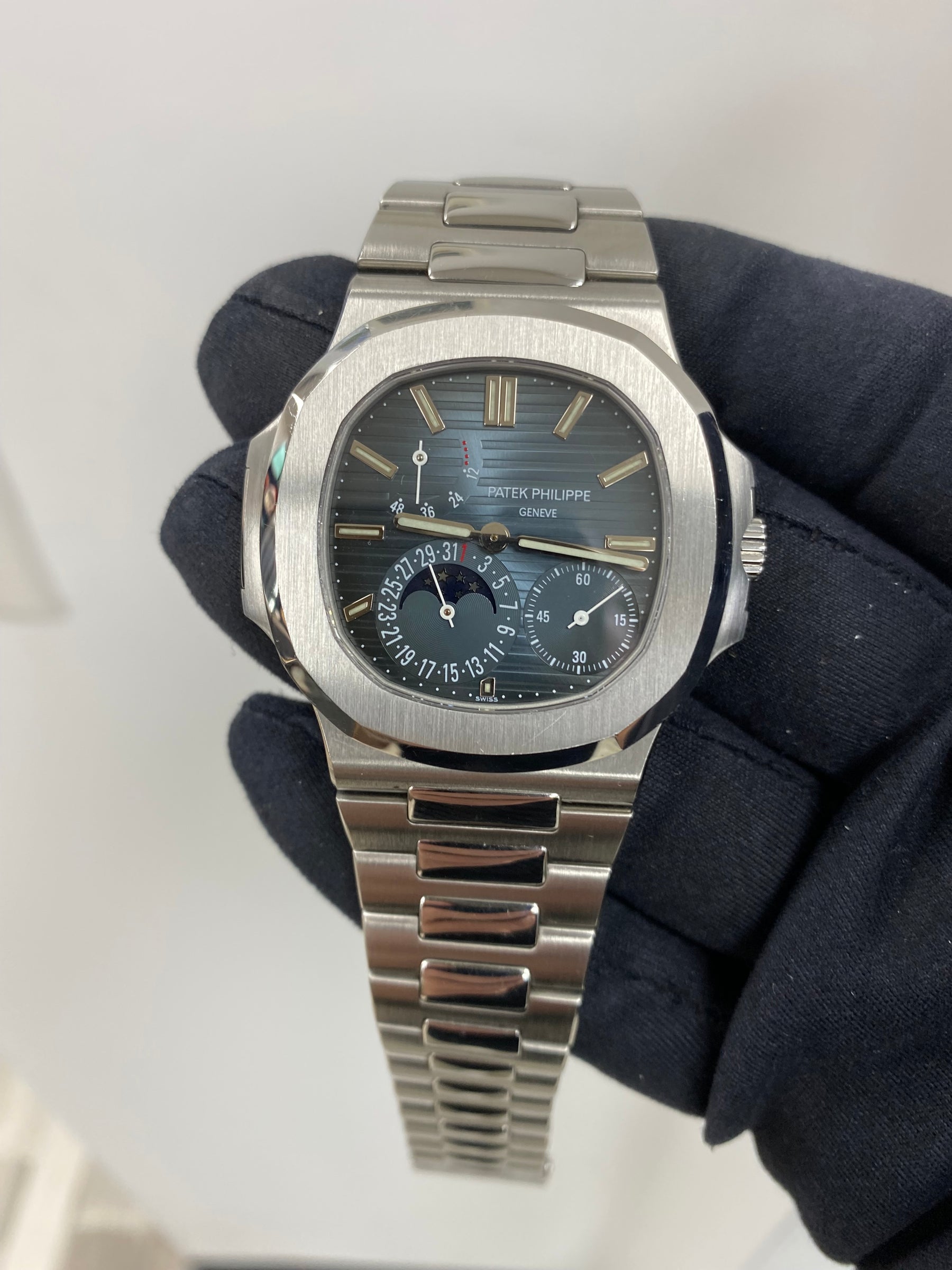Patek Philippe Nautilus 5712/1A-001 Papers 2007