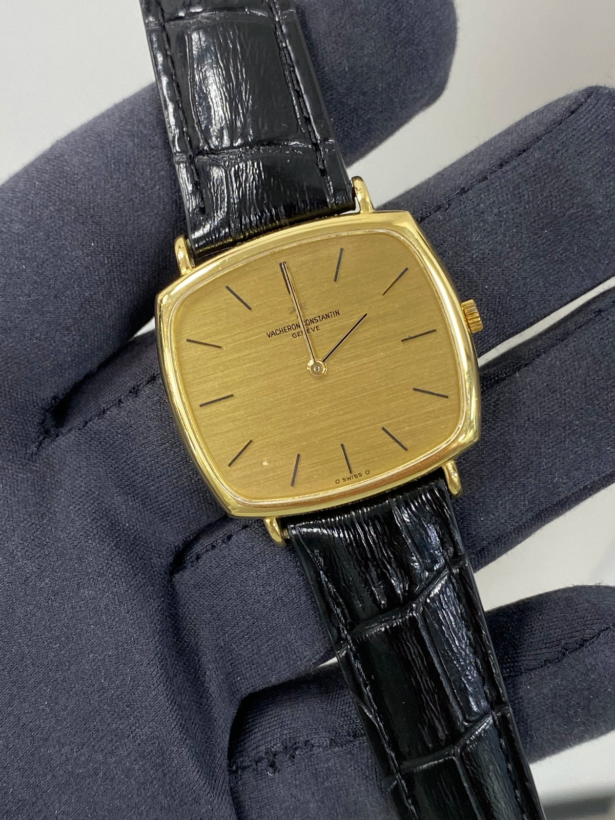 Vacheron Constantin Cushion Case 39203 — listing photograph