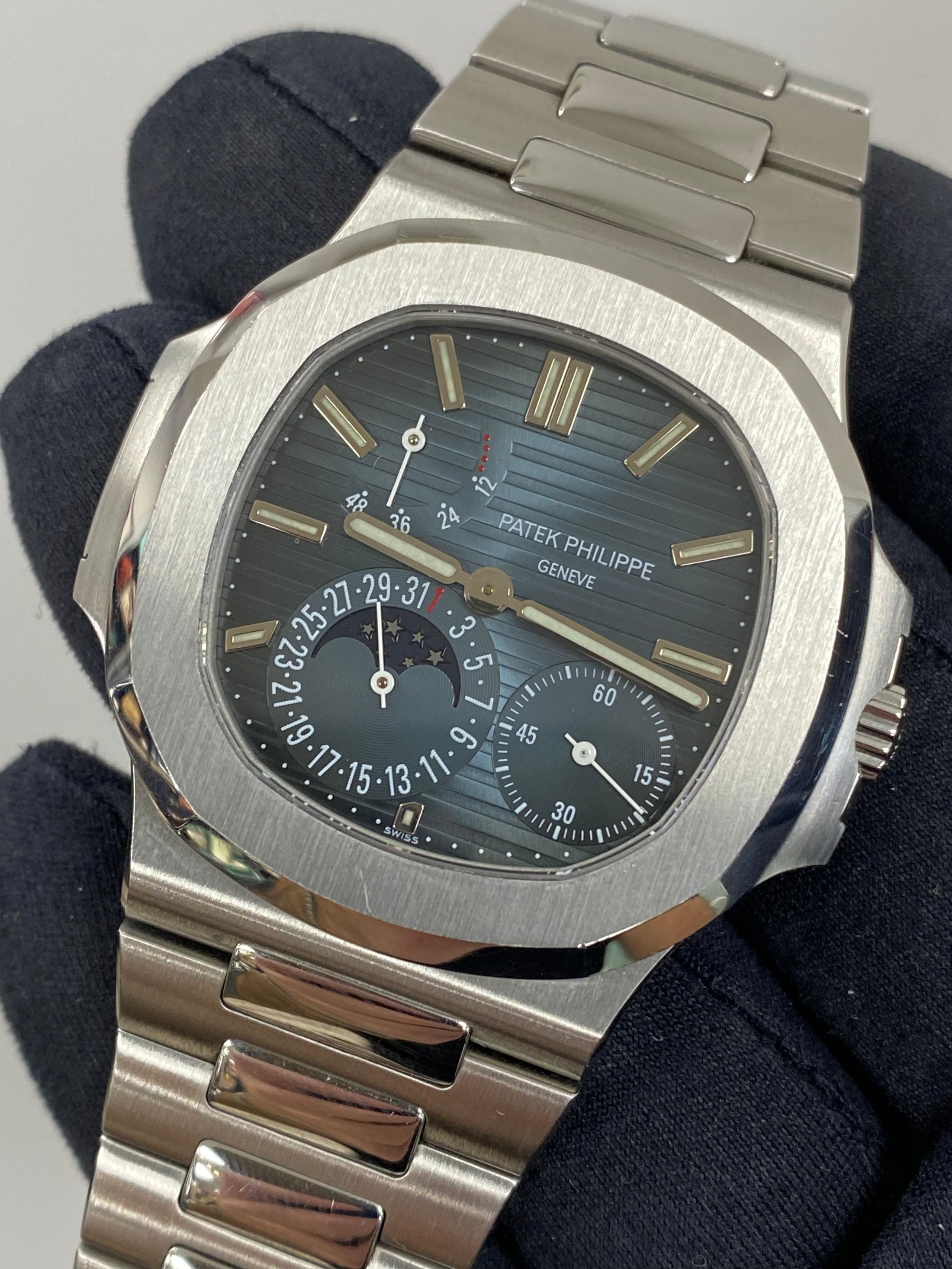Patek Philippe Nautilus 5712/1A-001 Papers 2007