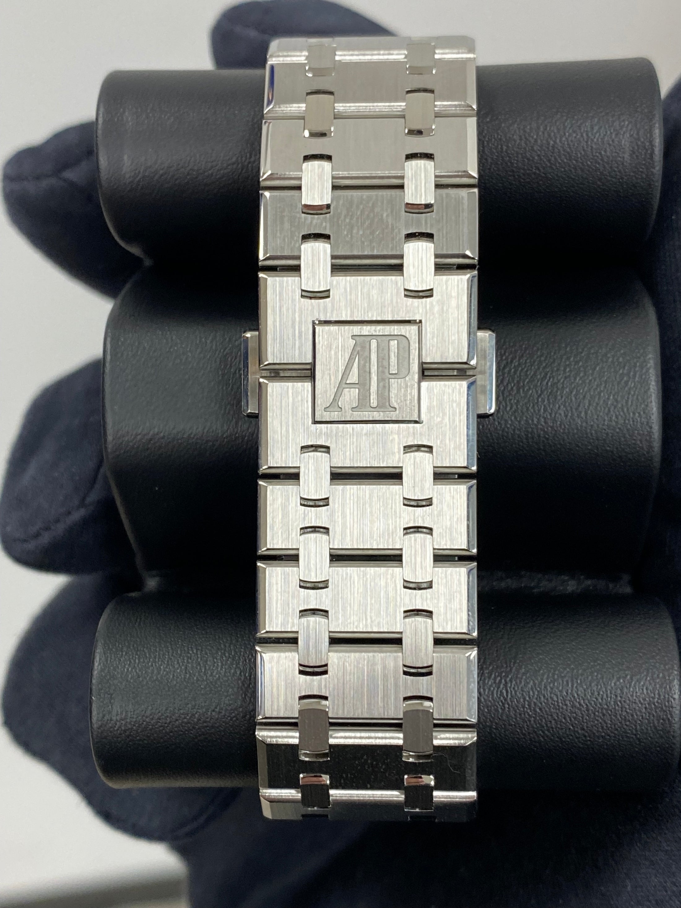 Audemars Piguet Royal Oak 26674ST Complete 2025