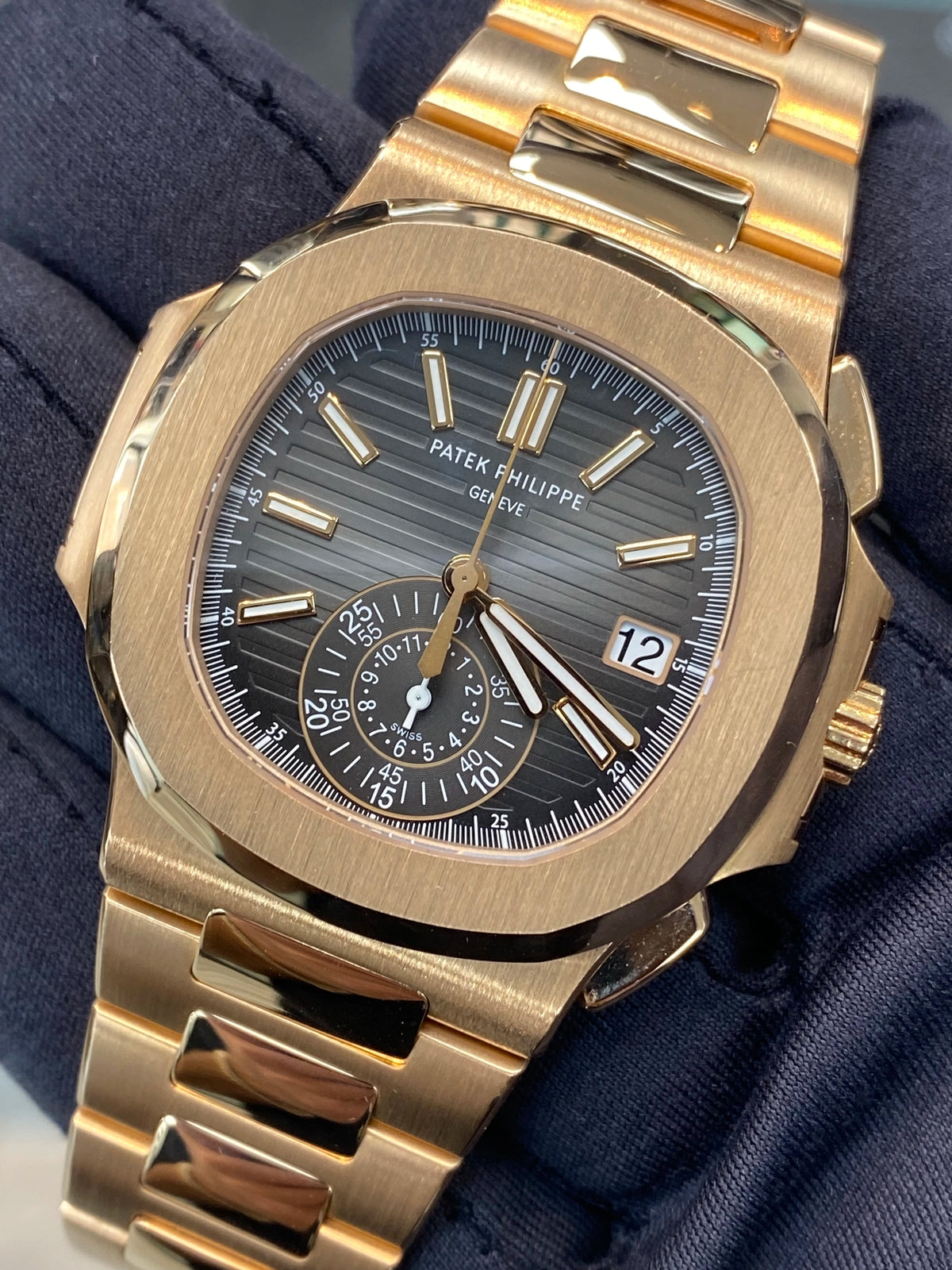 Patek Philippe Nautilus 5980/1R-001 Complete 2016