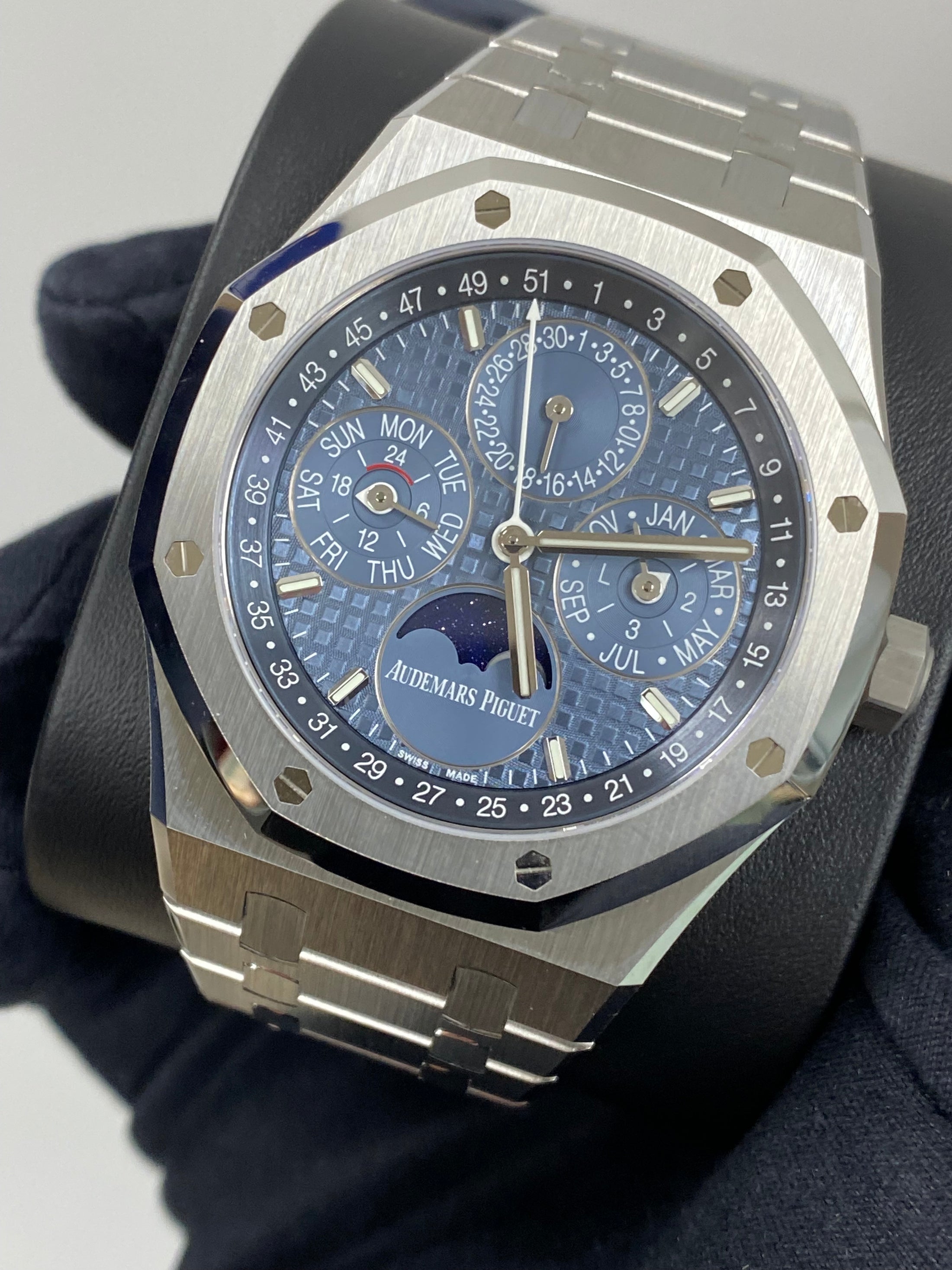 Audemars Piguet Royal Oak 26674ST Complete 2025