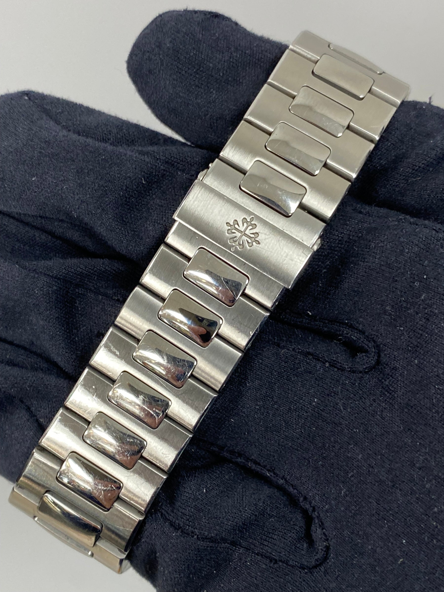 Patek Philippe Nautilus 5980/1A-001 Papers 2011