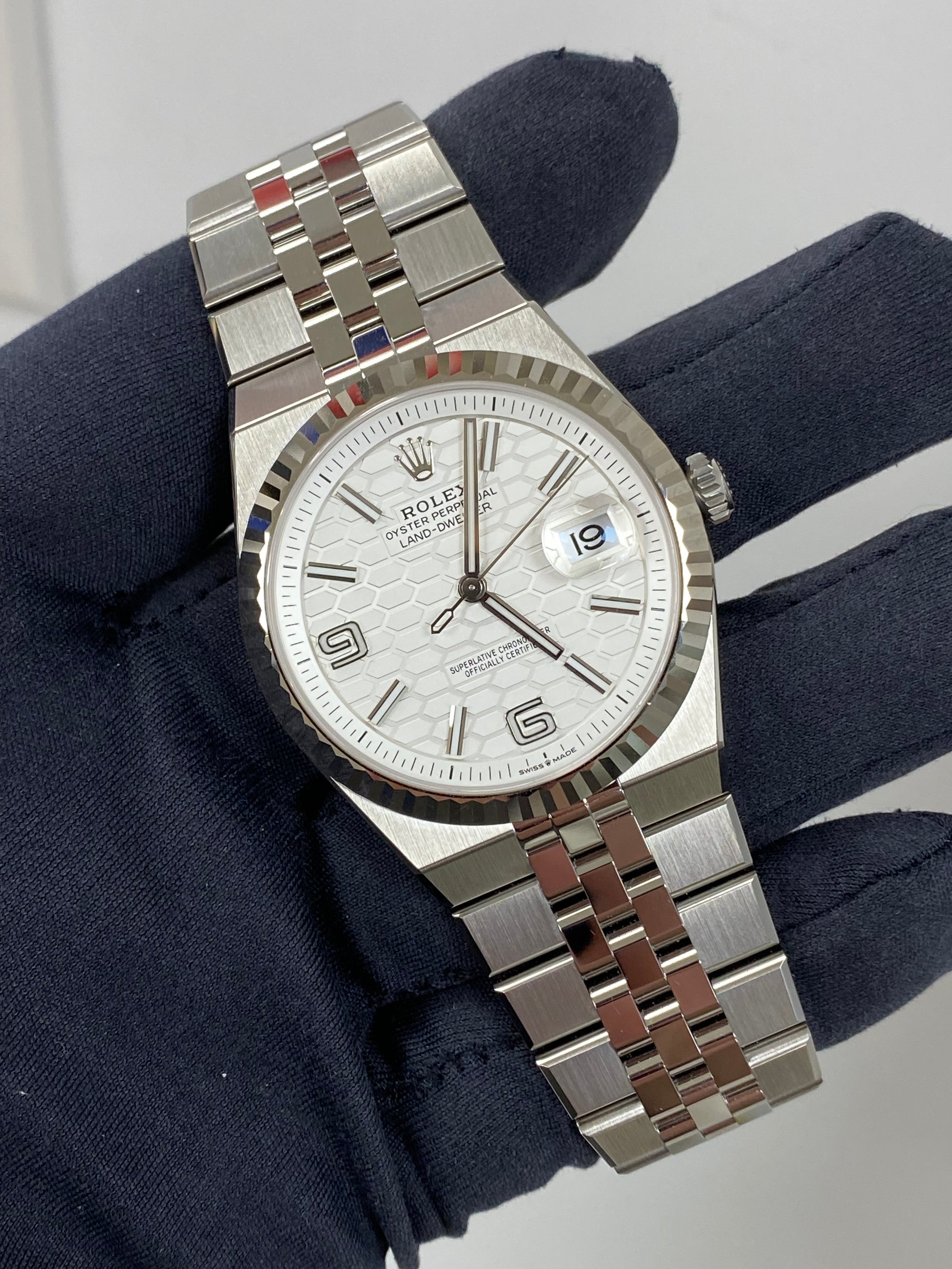 Rolex Land-Dweller 40 127334 Card 2026