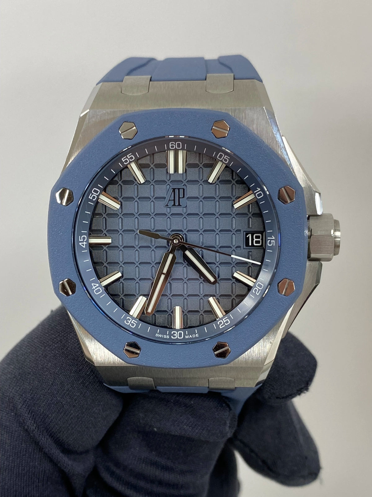 Audemars Piguet Offshore Selfwinding 15605SK.OO.A350CA.01 — listing photograph