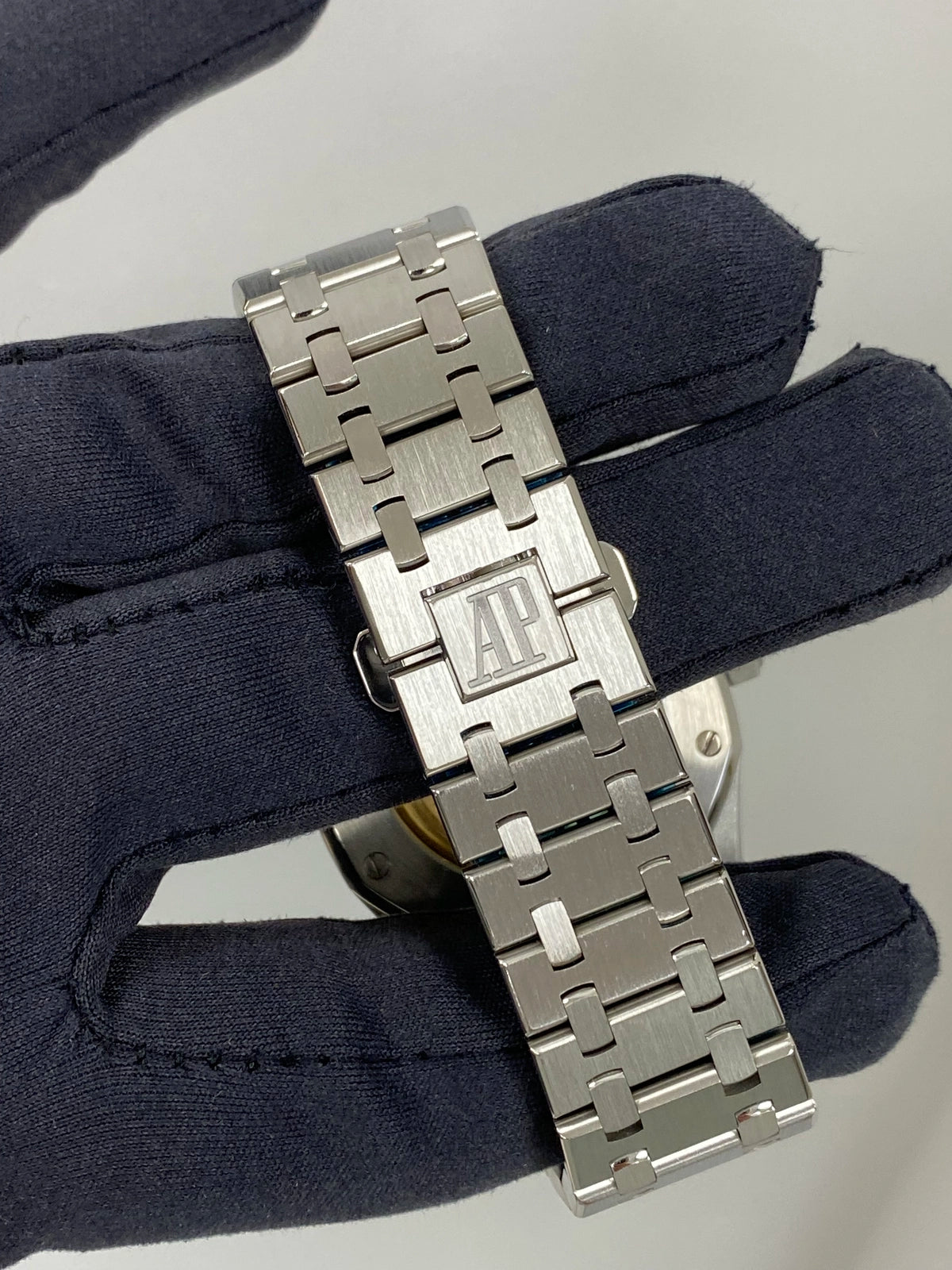 Audemars Piguet Royal Oak Selfwinding 15300ST.OO.1220ST.02 Complete 2010 SOLD