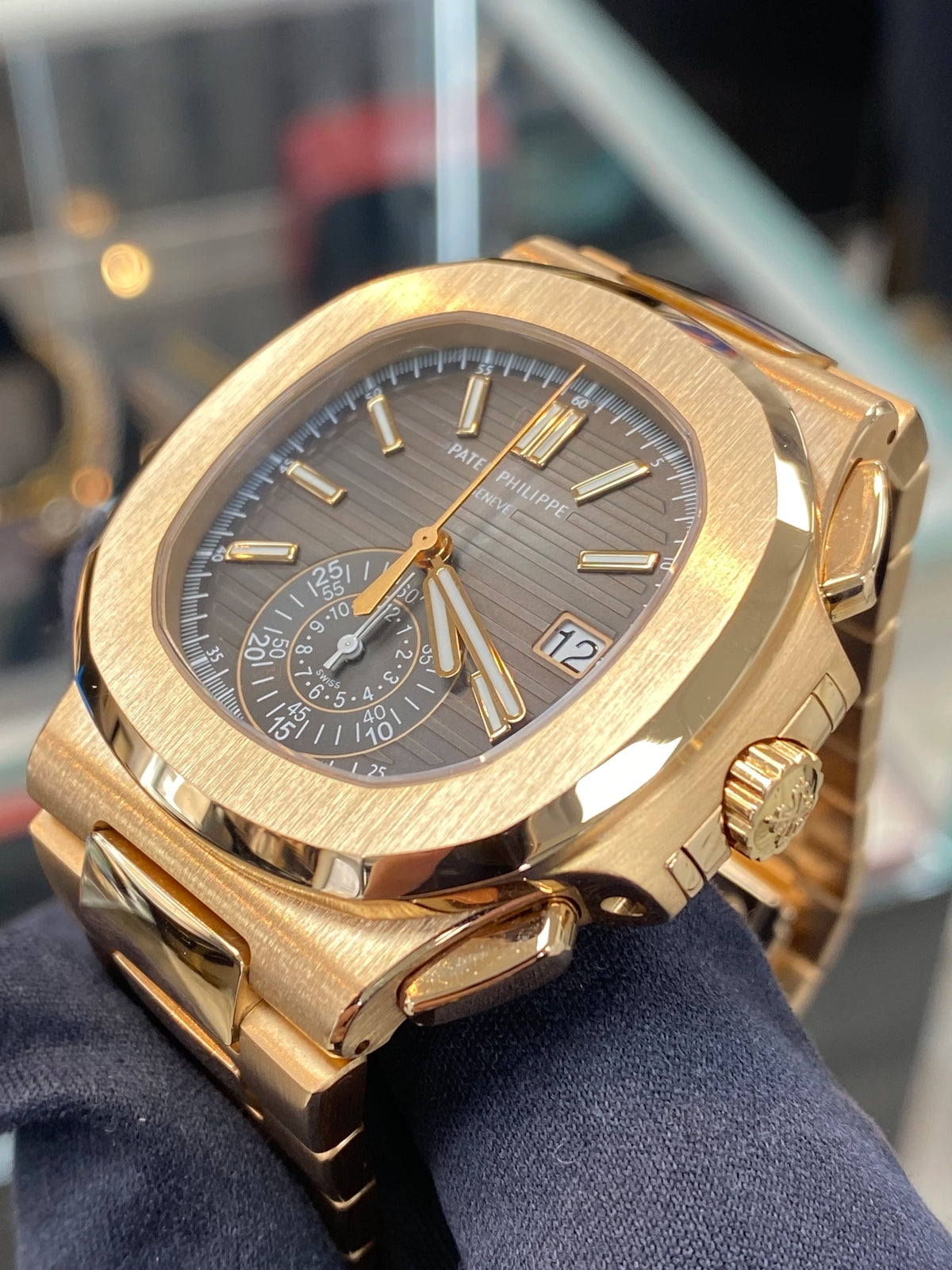 Patek Philippe Nautilus 5980/1R-001 Complete 2016