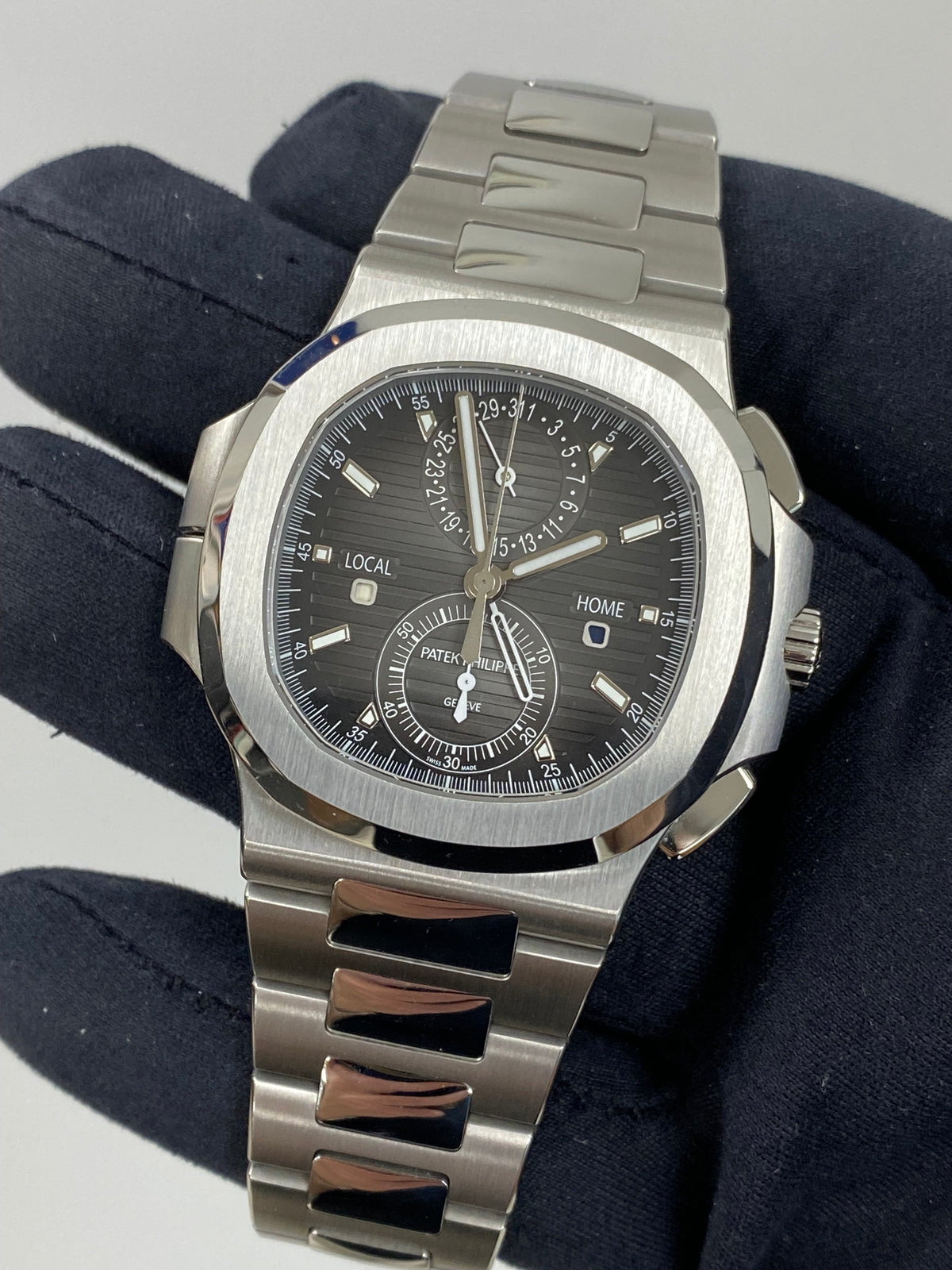Patek Philippe Nautilus 5990/1A-001 Complete 2020 SOLD