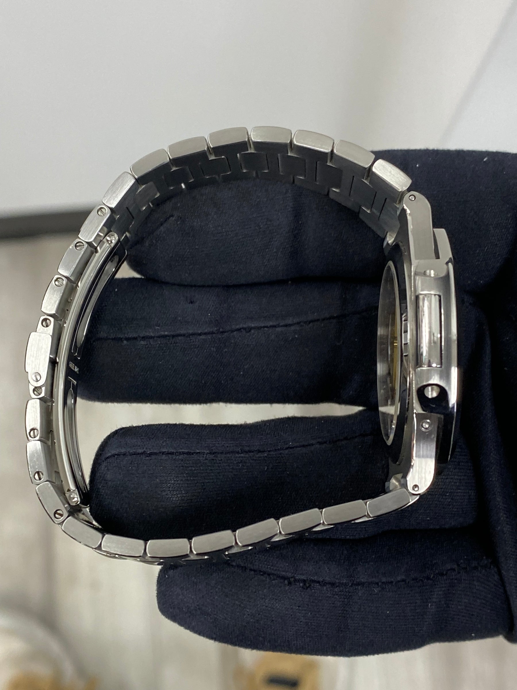 Patek Philippe Nautilus 5712/1A-001 Papers 2007