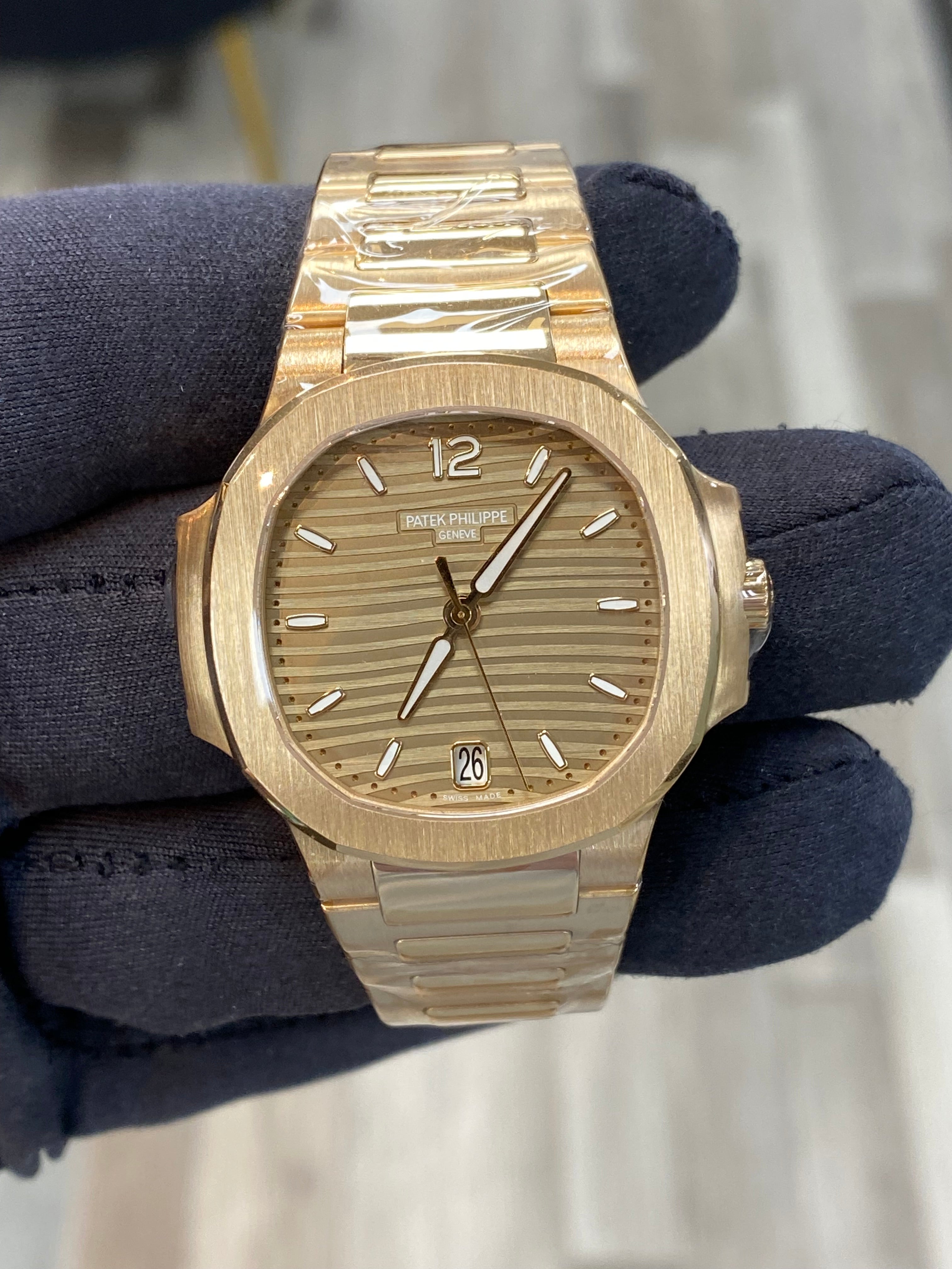 Patek Philippe Ladies Nautilus 7118/1R-010 Complete 2021