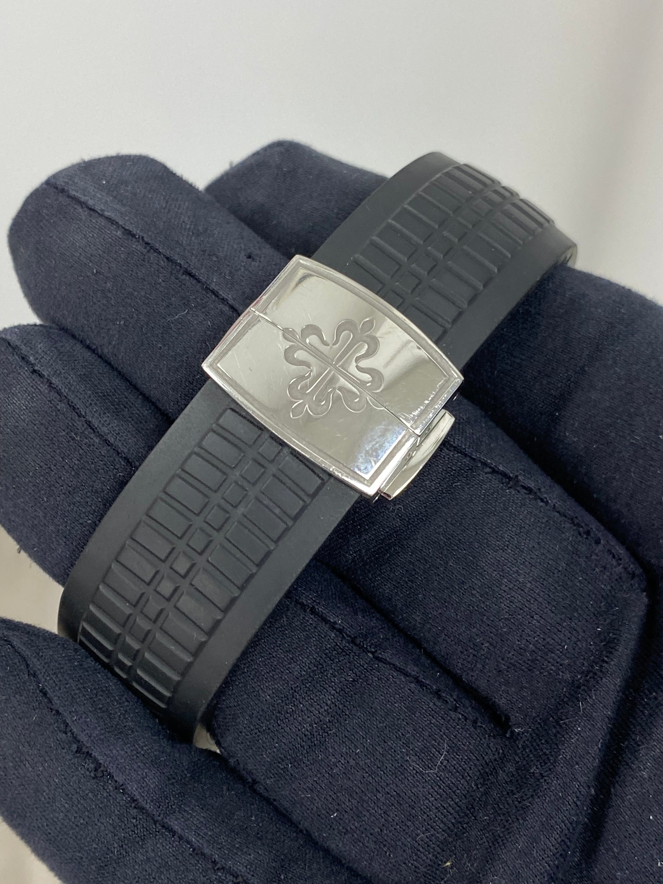 Patek Philippe Aquanaut Travel Time 5164A-001 Papers 2015