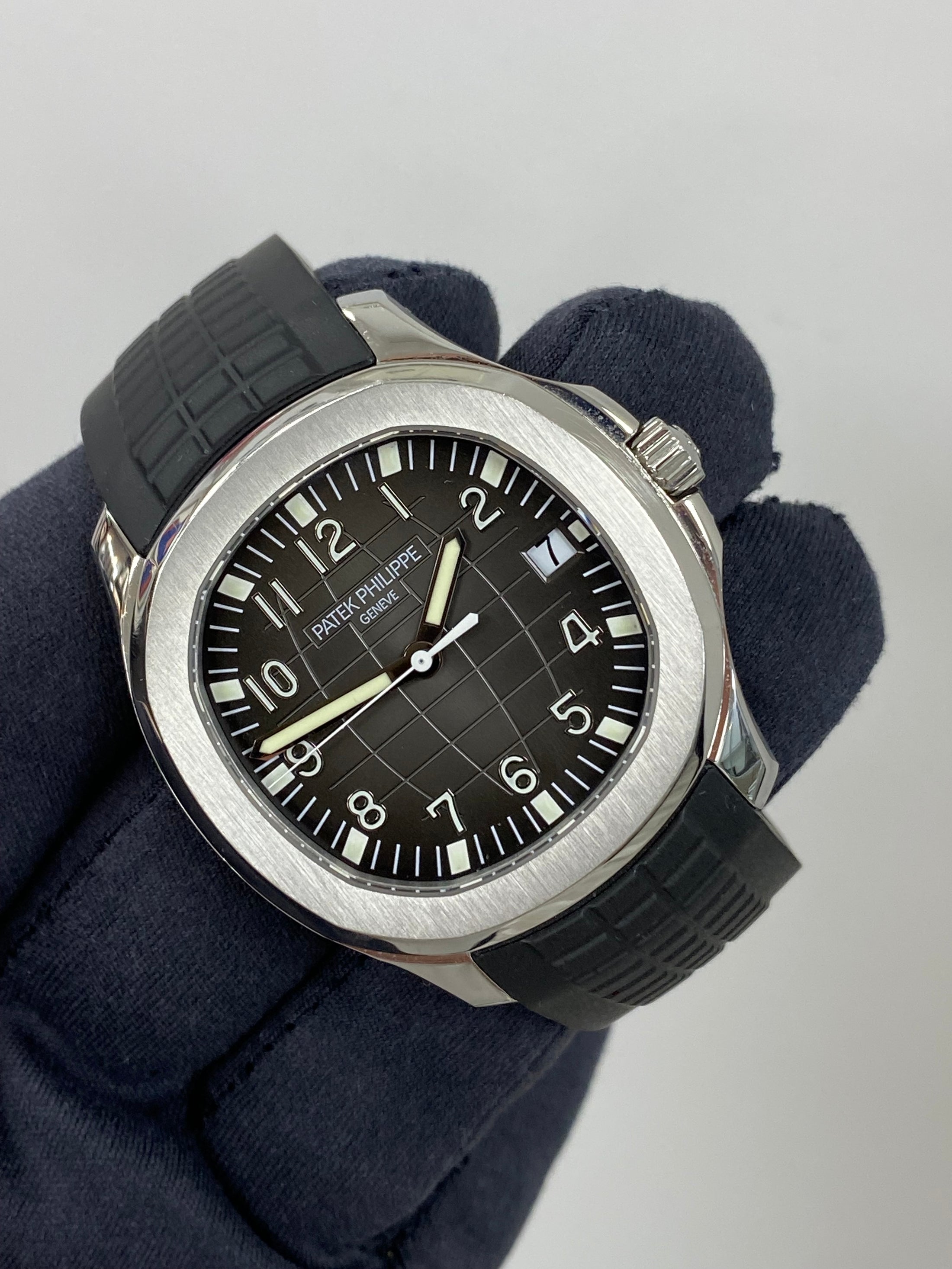 Patek Philippe Aquanaut 5167A-001 Complete 2008 SOLD