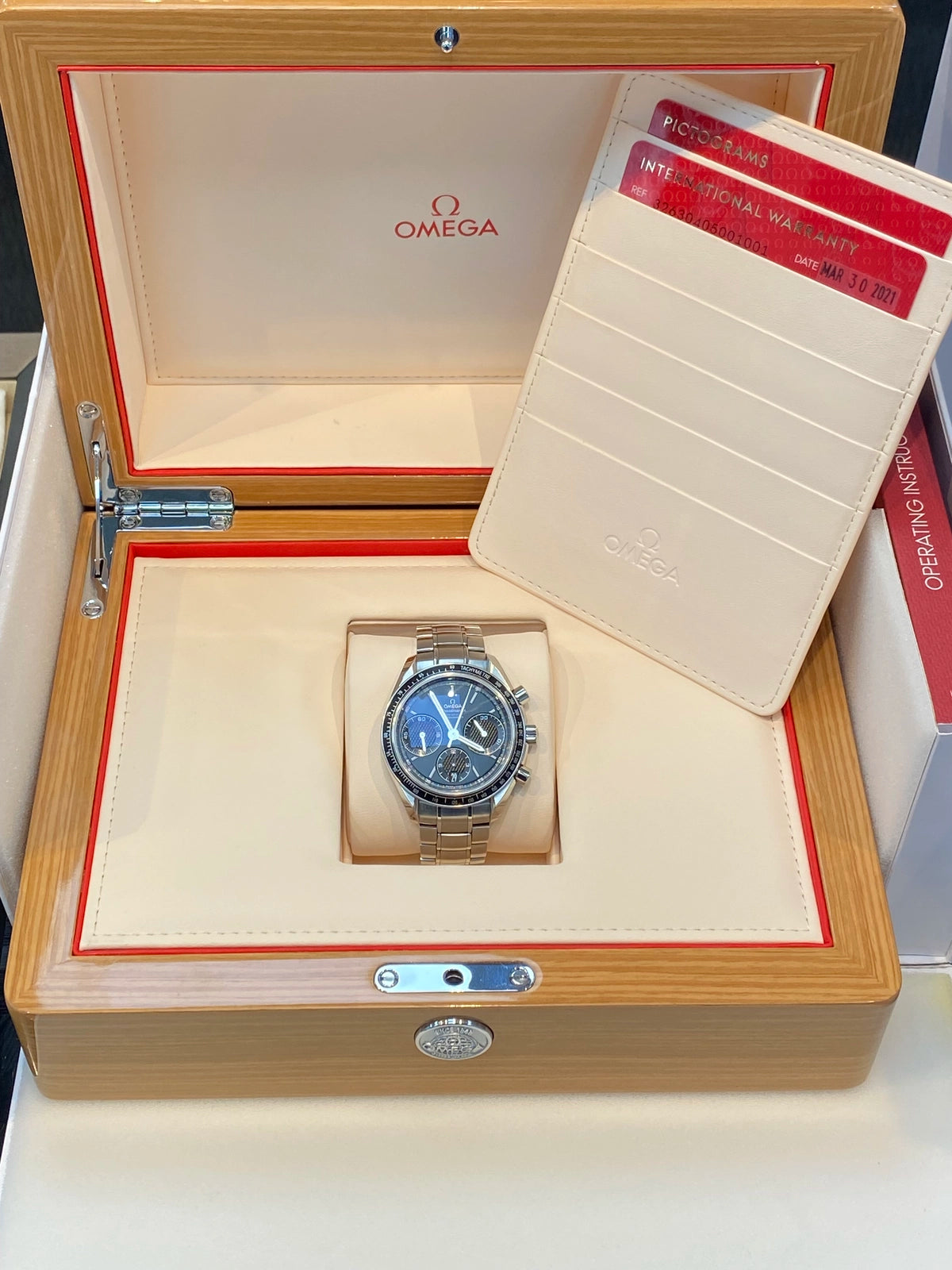 Omega Speedmaster 326.30.40.50.01.001 Complete 2021 SOLD