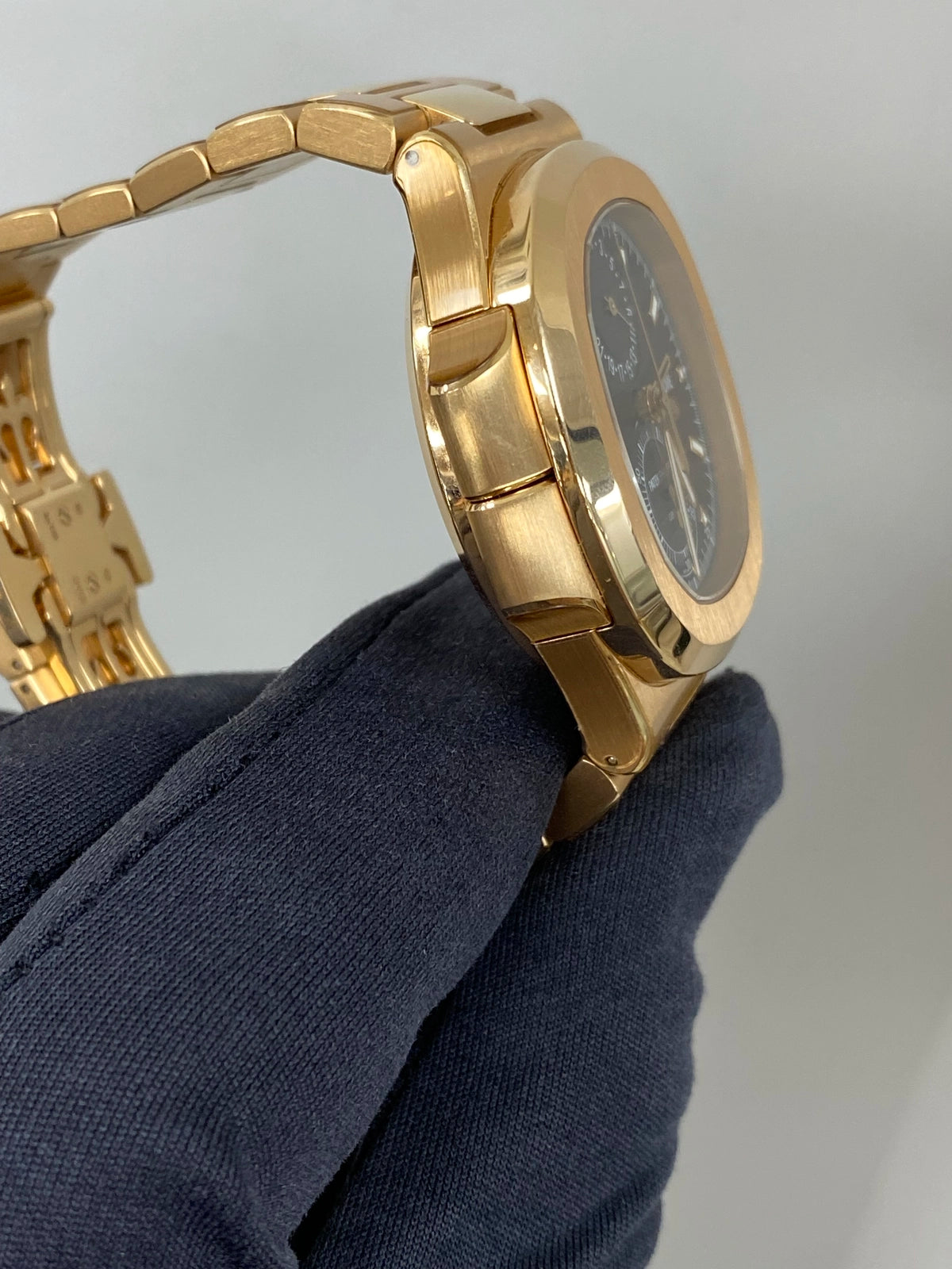 Patek Philippe Nautilus 5990/1R-001 2022
