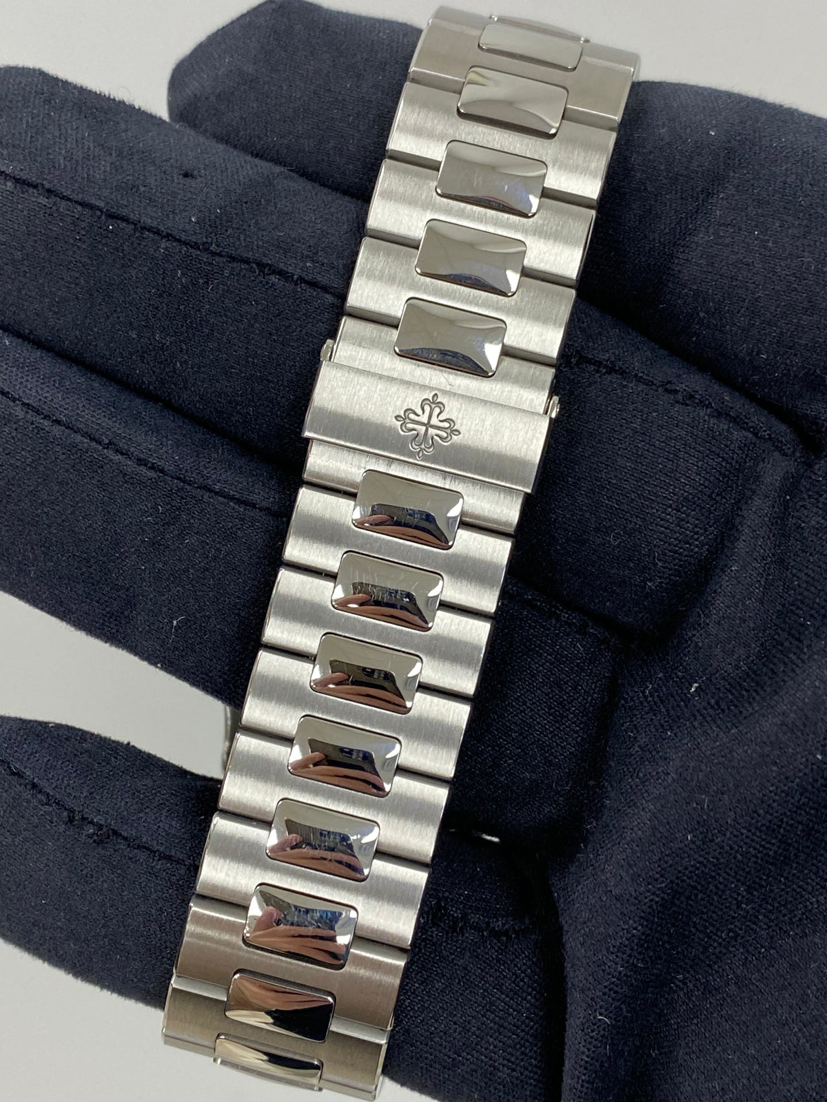 Patek Philippe Nautilus 5990/1A-001 Complete 2020 SOLD