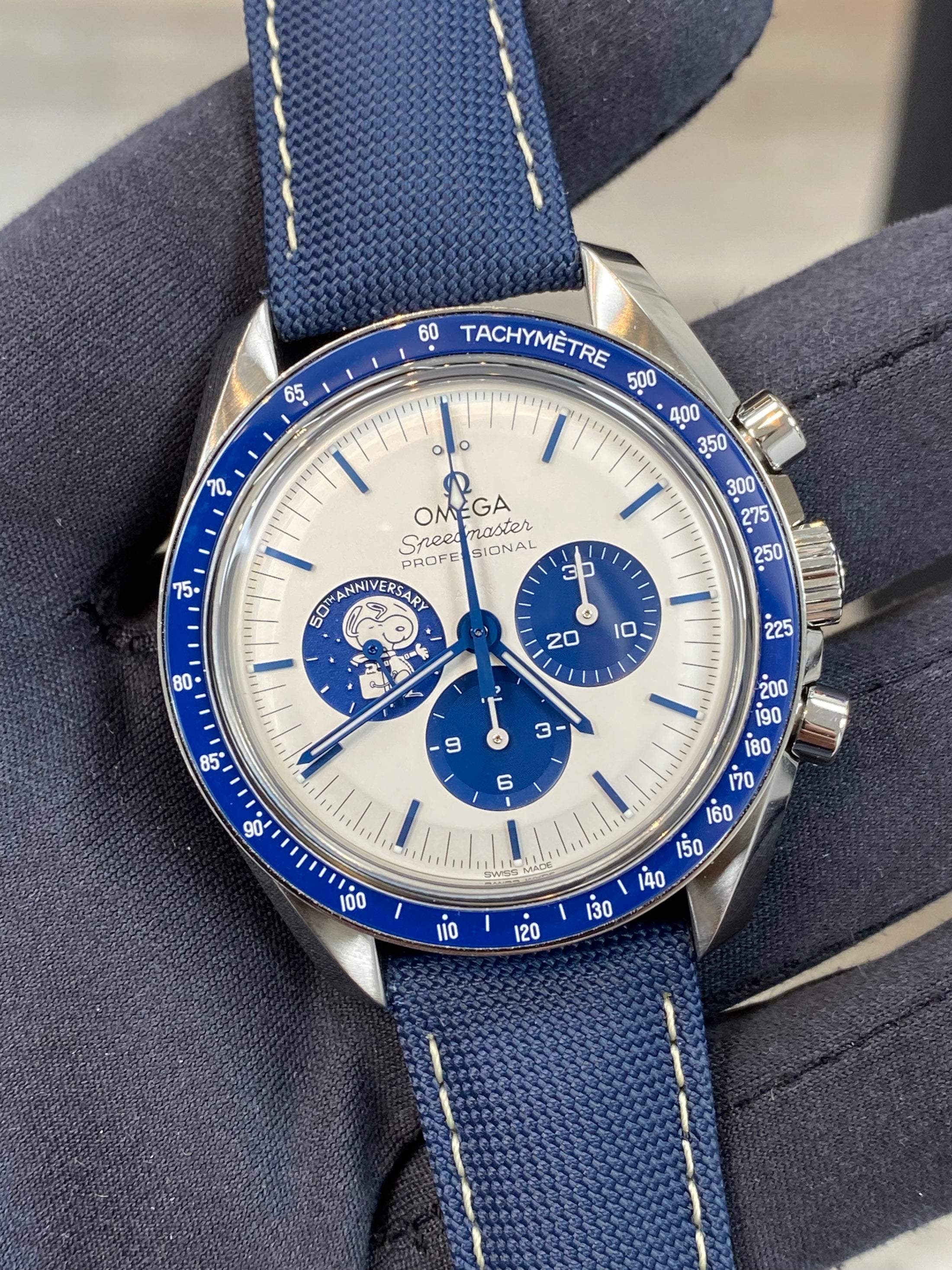 Omega Speedmaster Anniversary Series Co-Axial Master Chronometer Chronograph ‚ÄúSilver Snoopy Award‚Äù 310.32.42.50.02.001 Complete 2025