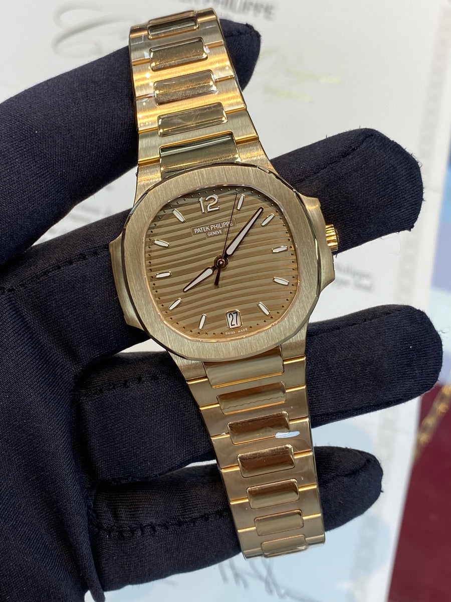 Patek Philippe Ladies Nautilus 7118/1R-010 Complete 2021