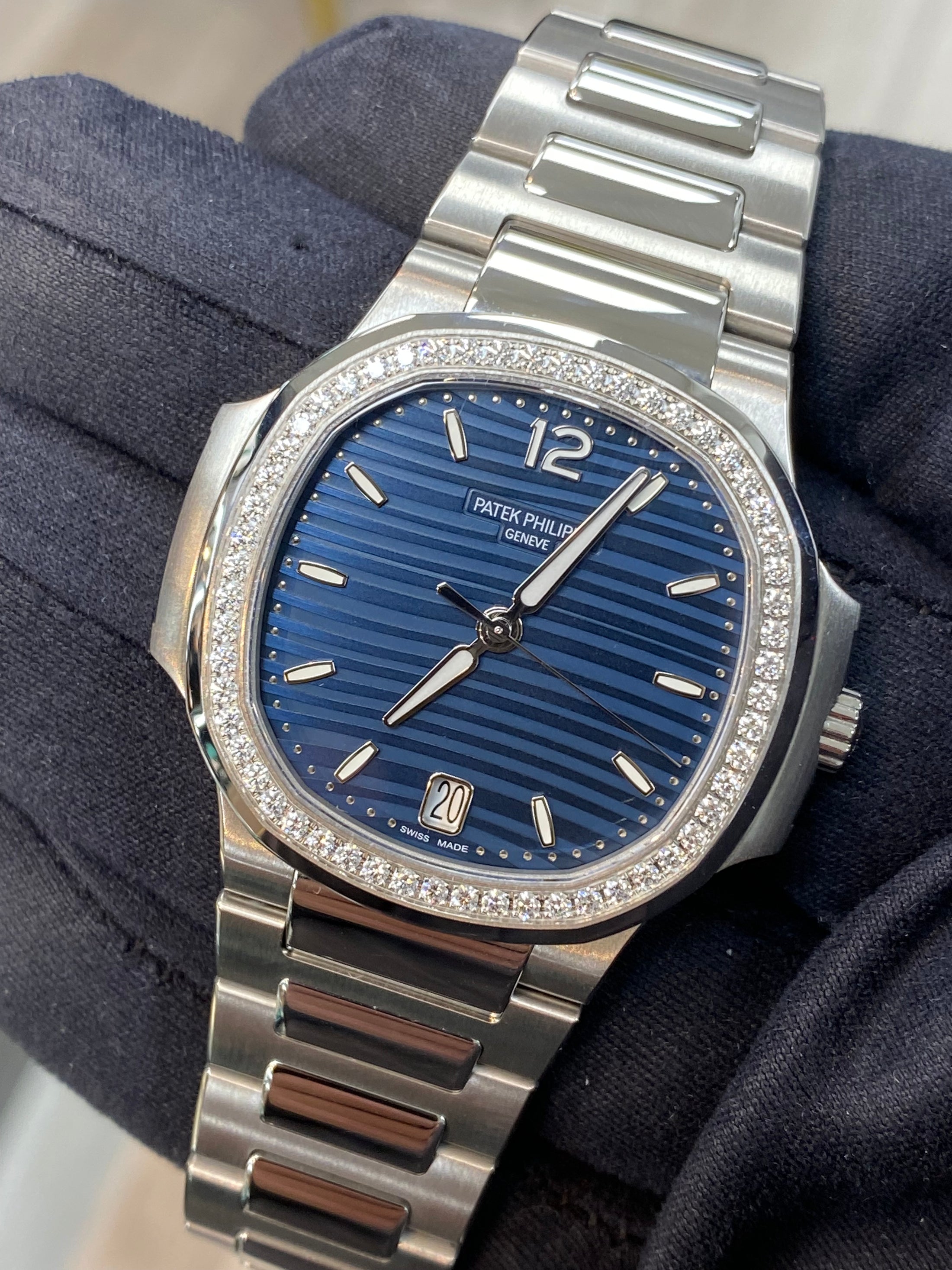 PATEK PHILIPPE Nautilus 7118/1200A Complete 2025