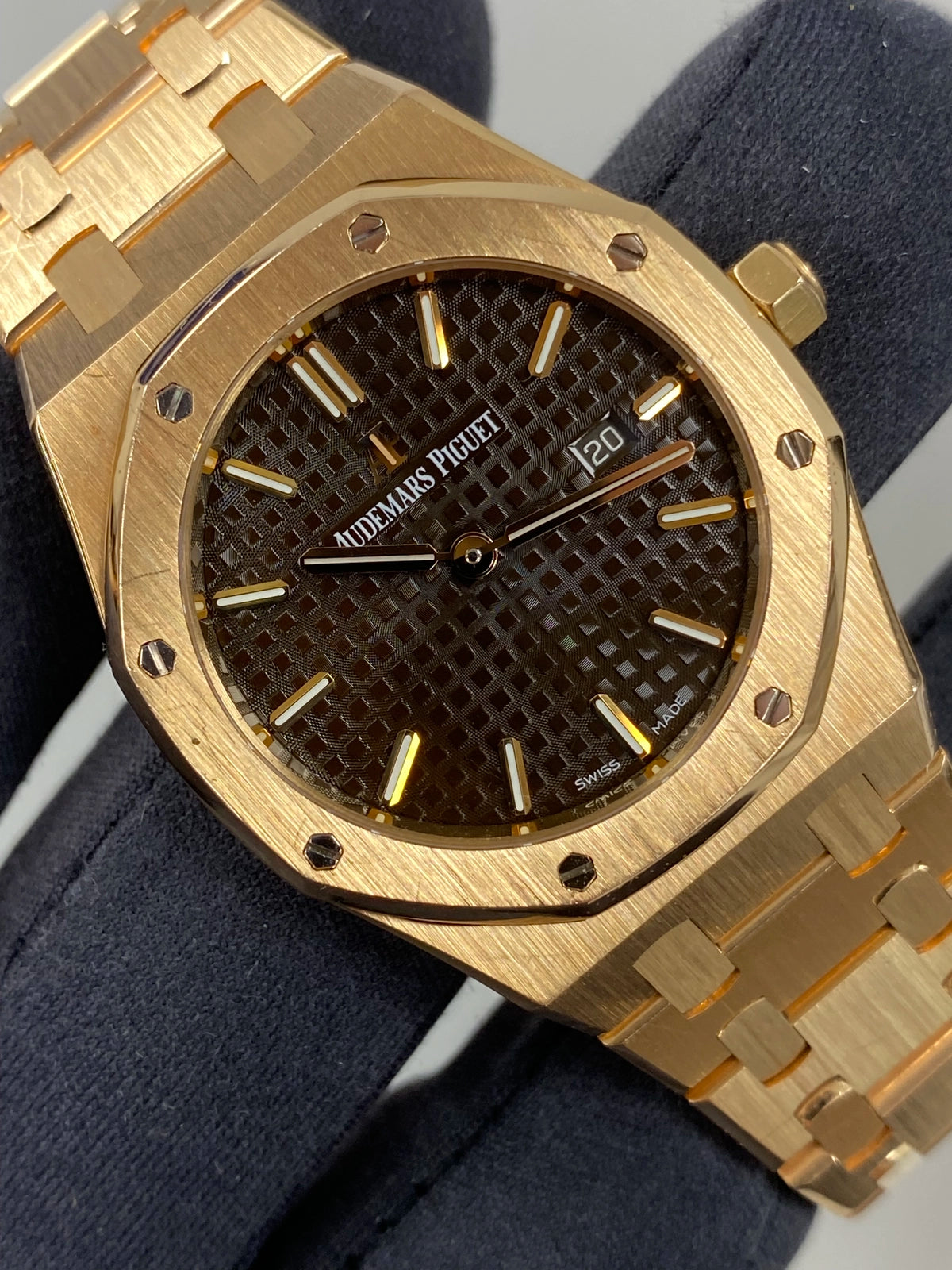 Audemars Piguet Royal Oak Quartz Ladies 67650OR.OO.1261OR.01 — listing photograph