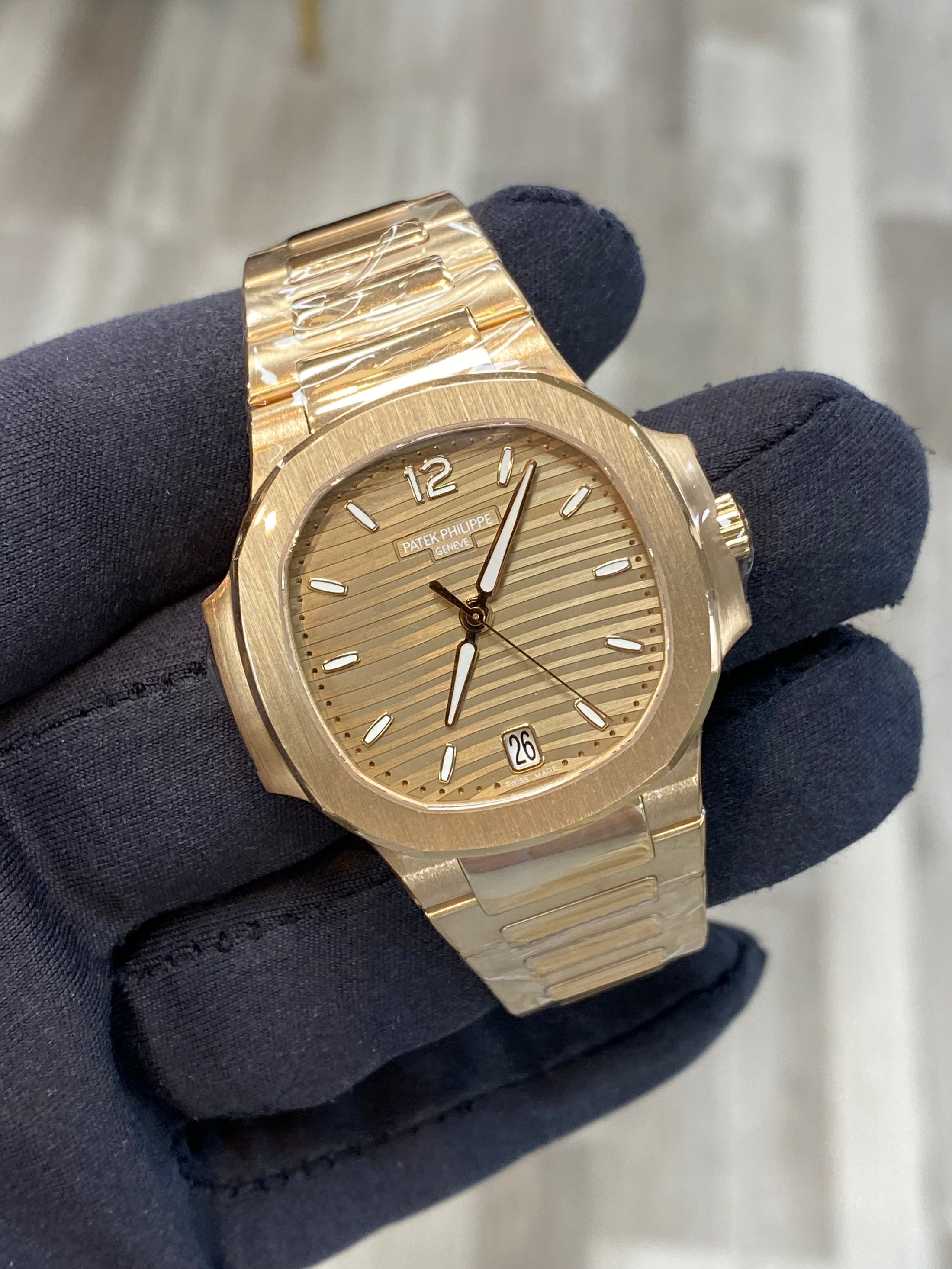 Patek Philippe Ladies Nautilus 7118/1R-010 Complete 2021
